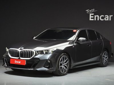 BMW 5 SERIES - 1