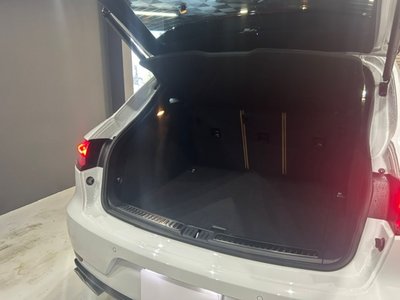 2021 Porsche MACAN — миниатюра 12