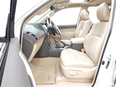 TOYOTA LAND CRUISER PRADO - 8