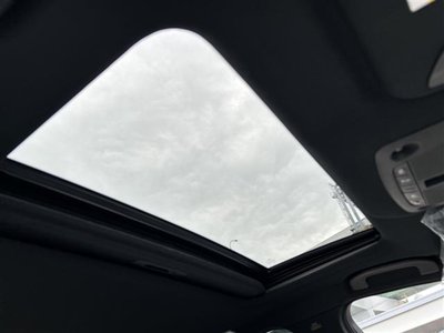 2022 NISSAN SKYLINE photo 3