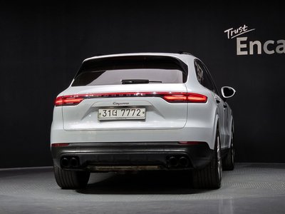 PORSCHE CAYENNE - 4