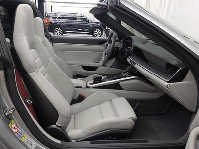 صورة مصغرة 17 لـ 2024 Porsche 911