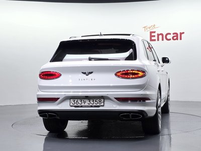 2022 Bentley BENTAYGA photo 4