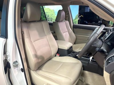TOYOTA LAND CRUISER PRADO - 10