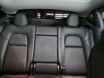 صورة 10 لـ 2022 Tesla MODEL Y