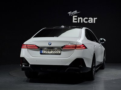 2024 BMW 5 SERIES 照片 3