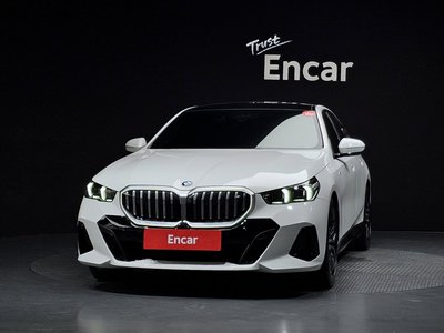 2024 BMW 5 SERIES 照片 2