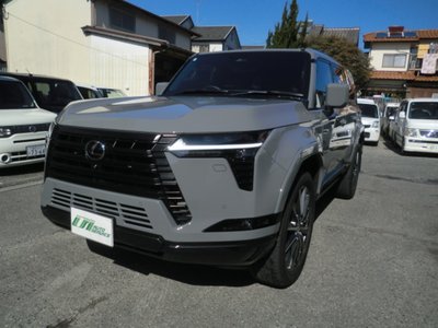 صورة 1 لـ 2025 Lexus GX