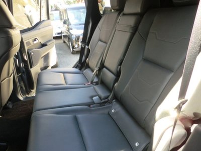 صورة 10 لـ 2025 Lexus GX