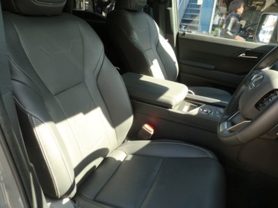 صورة 8 لـ 2025 Lexus GX