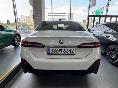 2026 BMW 5 SERIES 照片 3