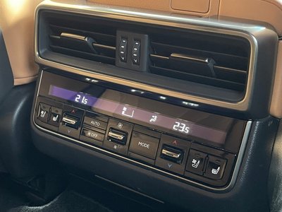 2022 Lexus LX — миниатюра 39