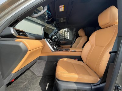 2022 Lexus LX — миниатюра 37