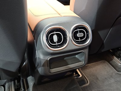 صورة مصغرة 33 لـ 2023 Mercedes-BENZ GLC