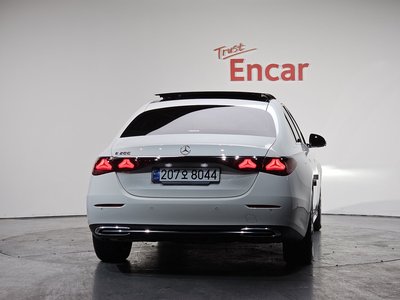 MERCEDES-BENZ E-CLASS - 4