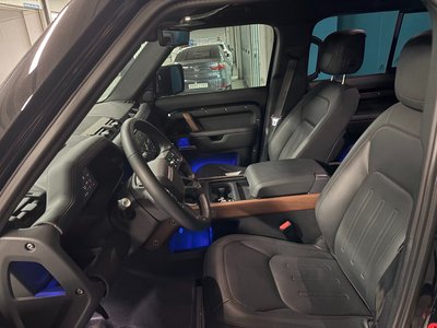 LAND ROVER DEFENDER - 7