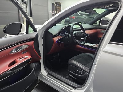 2022 Genesis GV70 photo 10
