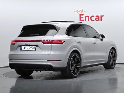 PORSCHE CAYENNE - 4