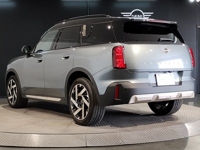 MINI COUNTRYMAN - 10