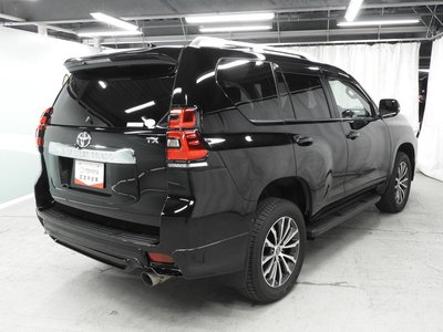 TOYOTA LAND CRUISER - 7
