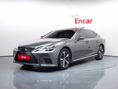 2022 Lexus LS — фото 1