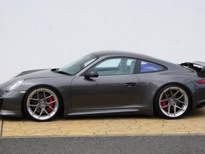 PORSCHE 911 - 9