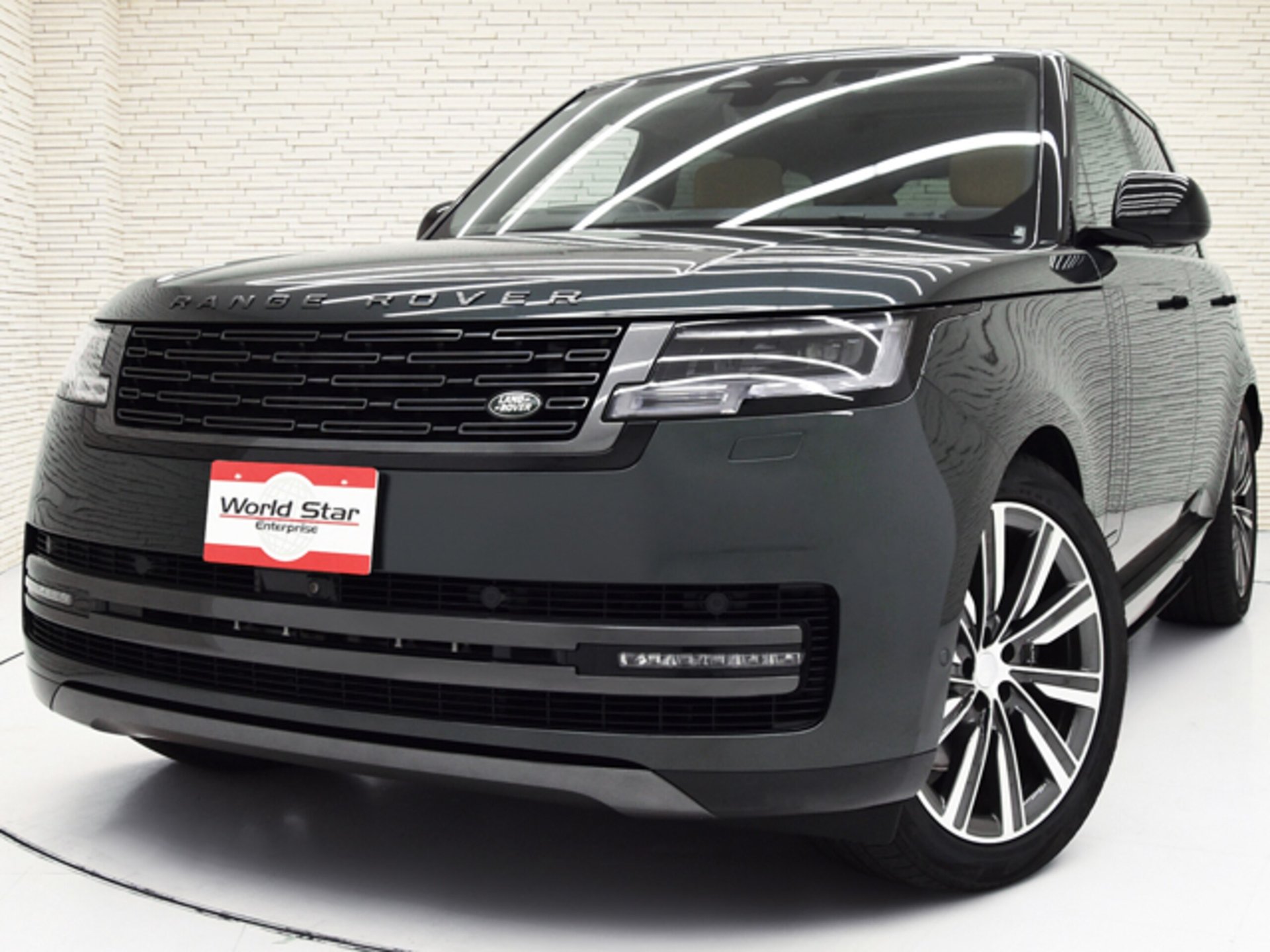 LAND ROVER RANGE ROVER - View 1