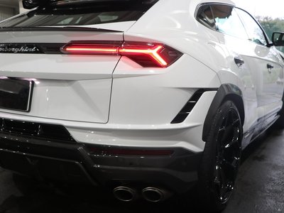LAMBORGHINI URUS - 9