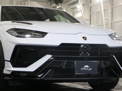 LAMBORGHINI URUS - 8