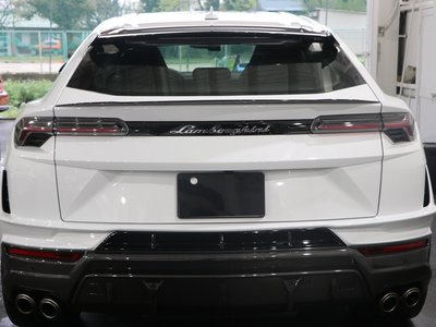 LAMBORGHINI URUS - 4
