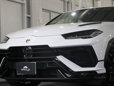 LAMBORGHINI URUS - 6