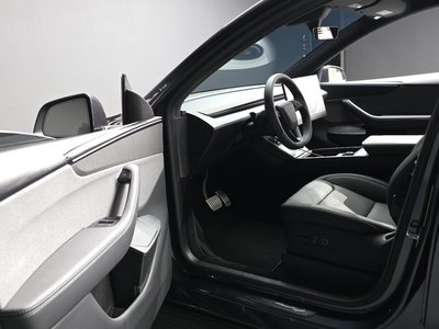 2026 Tesla MODEL Y thumbnail 13