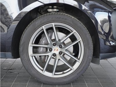 PORSCHE MACAN - 6