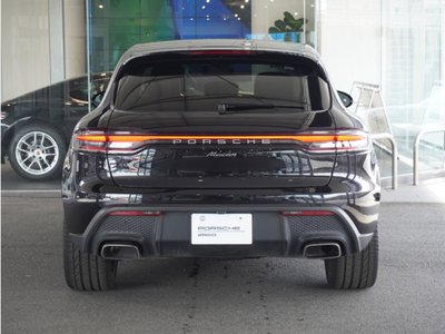 PORSCHE MACAN - 3