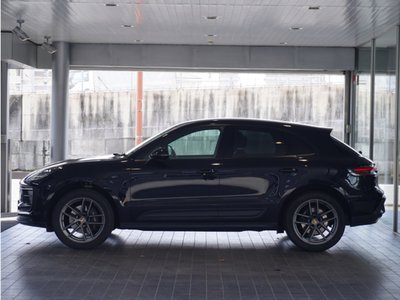 PORSCHE MACAN - 4