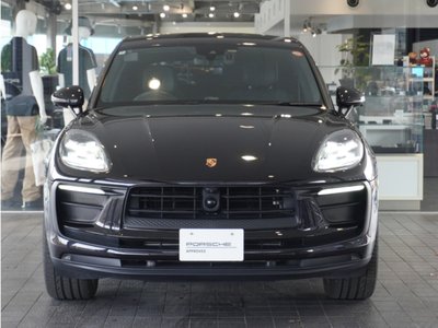 PORSCHE MACAN - 2