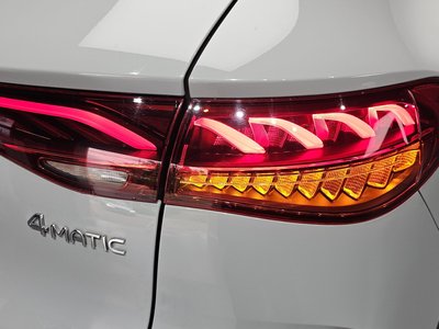 MERCEDES-BENZ EQE - 10
