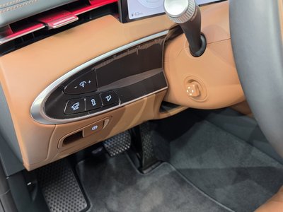 2025 Genesis GV70 — миниатюра 18