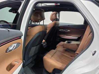 2025 Genesis GV70 — миниатюра 11