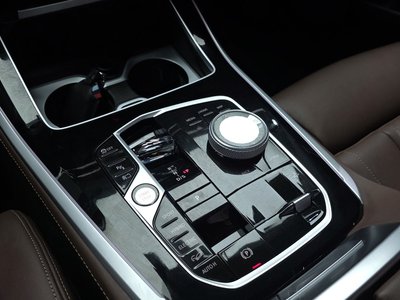 صورة 9 لـ 2023 BMW X5
