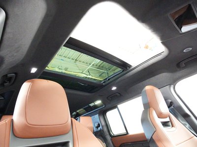 LAND ROVER DEFENDER - 2