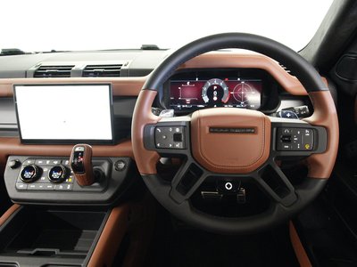 LAND ROVER DEFENDER - 10