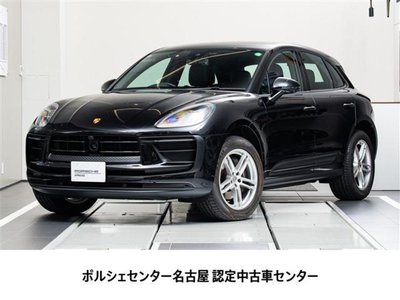 PORSCHE MACAN - 2