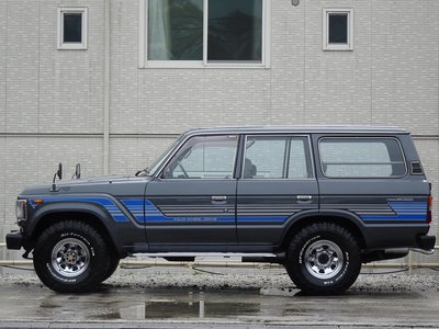 TOYOTA LAND CRUISER - 3