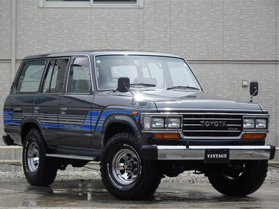 TOYOTA LAND CRUISER - 7