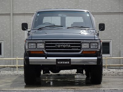 TOYOTA LAND CRUISER - 4
