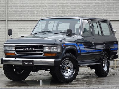 TOYOTA LAND CRUISER - 1