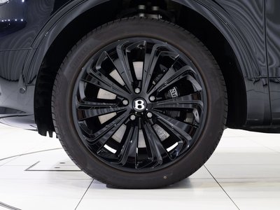 BENTLEY BENTAYGA - 7