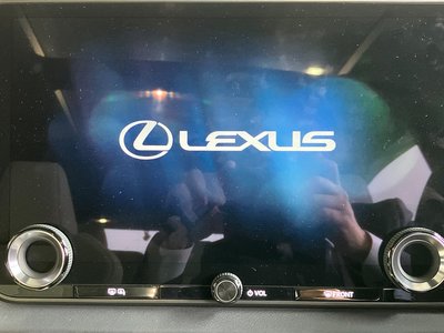 2025 Lexus RX photo 8