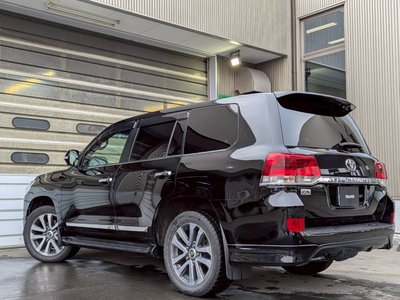 TOYOTA LAND CRUISER 200 - 9